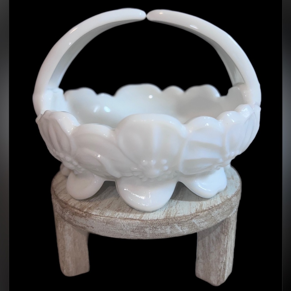 Vintage Westmoreland Milk Glass Split Handle Basket Trinket Dish